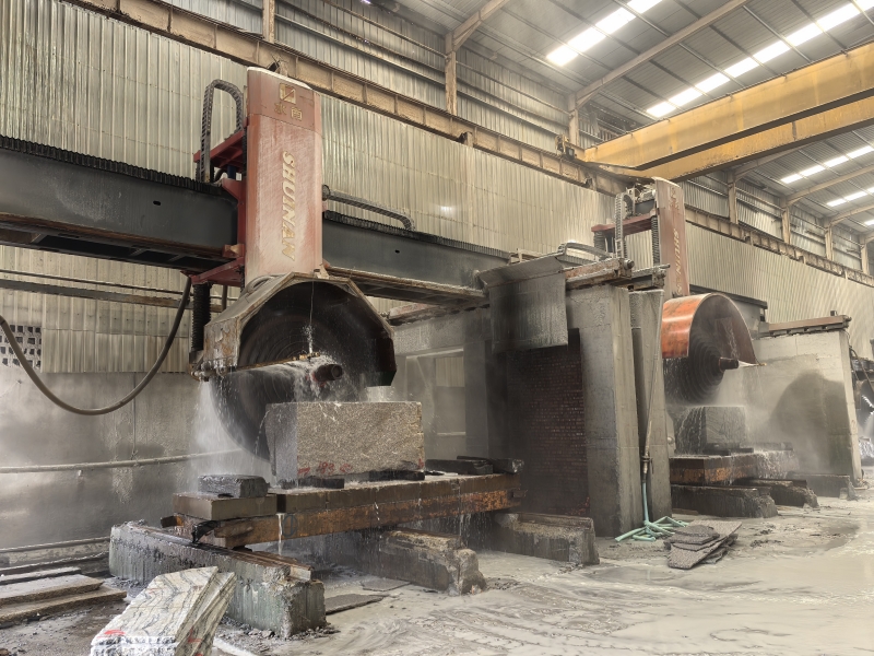 Round Blade Cutting Machines Photo 2.jpg